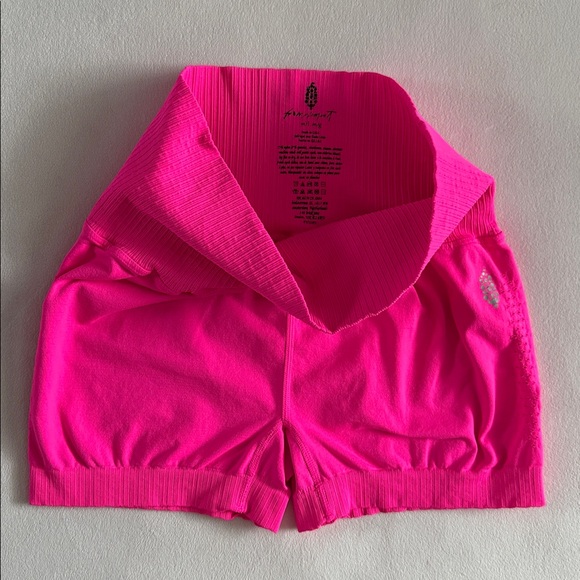 Free People Movement Good karma short 3” - hot pink - Picture 9 of 10